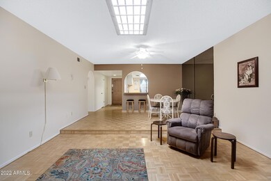 542 N Beverly St-8