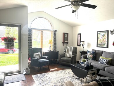 5202 E Harvard Ct, Columbus, IN 47203 - photo 6