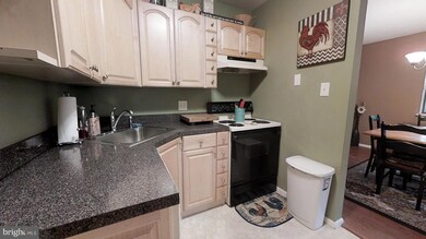 8 George Taylor Building, Washington Township, NJ 08012 - photo 2