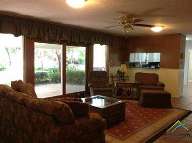 319 E Amherst Dr, Tyler, TX 75701 - photo 4