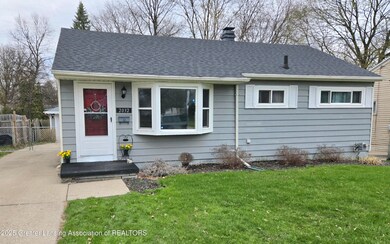 2032 Hillcrest St, Lansing, MI 48910 - photo 2