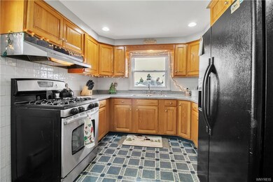 92 16th Ave, North Tonawanda, NY 14120 - photo 2