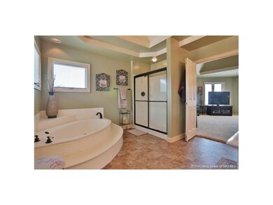 8105 N Skyline Dr, Floyds Knobs, IN 47119 - photo 7