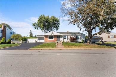 36 Woodbine St, Riverside, RI 02915 - photo 2