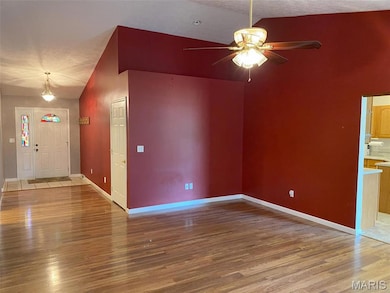 Foyer entrance to LR