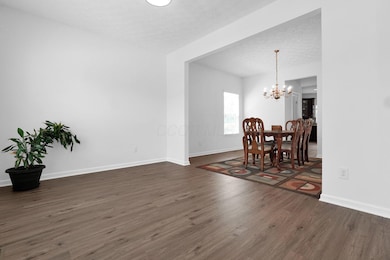 7-web-or-mls-7909-melrue-ct