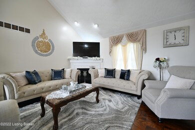 6931 Catalpa Springs Dr, Louisville, KY 40228 - photo 5