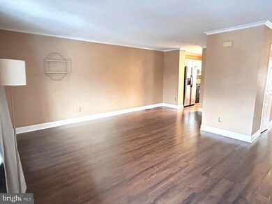 404 Snowflake Cir, Norristown, PA 19403 - photo 2