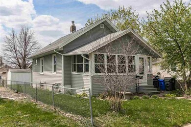 1057 H Ave NW, Cedar Rapids, IA 52405 - photo 2