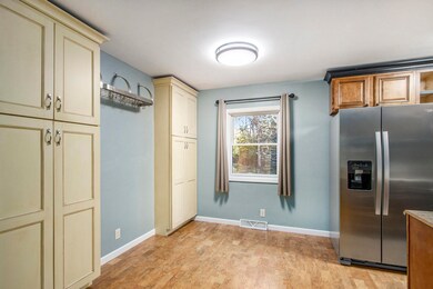 3814 Jennings Dr, Kalamazoo, MI 49048 - photo 4