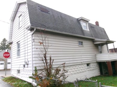 19 W Washington St, McAdoo, PA 18237 - photo 3