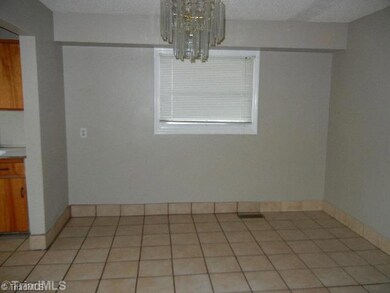 529 E Fairfield Rd, High Point, NC 27263 - photo 6