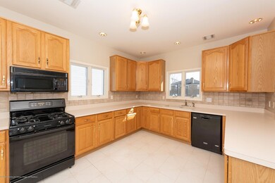 126 Holly St, Port Reading, NJ 07064 - photo 6