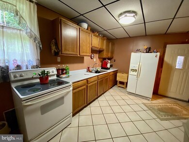 632 Walnut St, Ashland, PA 17921 - photo 3