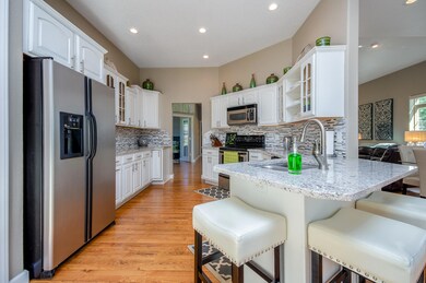 8 Kitchen-
