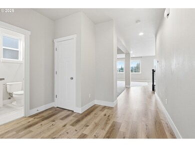 14964 SW Belvoir Ct, Tigard, OR 97224 - photo 2