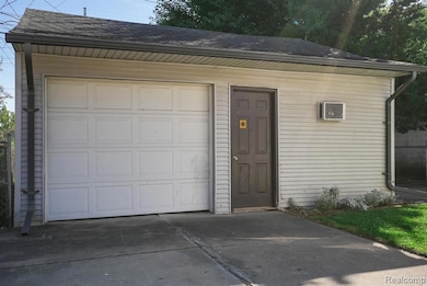 16544 Stricker Ave, Eastpointe, MI 48021 - photo 7