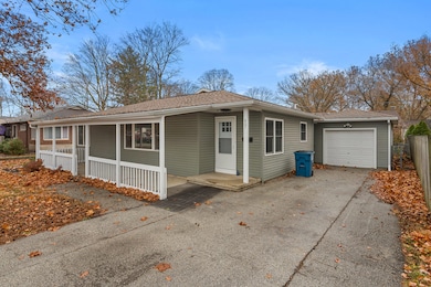 807 S Hamilton St, Monticello, IL 61856 - photo 3