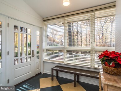 6416 Crosswoods Dr, Falls Church, VA 22044 - photo 4