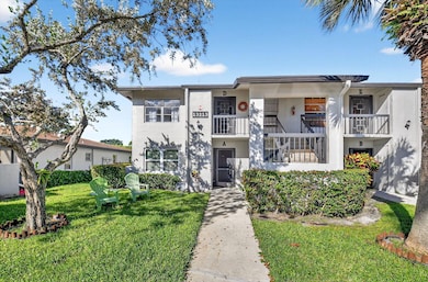 13213 Lucinda Palm Ct unit D, Delray Beach, FL 33484 - photo 2