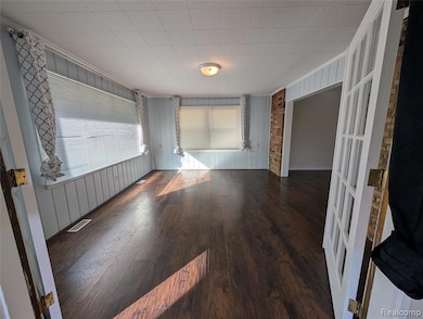 41215 Bruce Ave, Plymouth, MI 48170 - photo 4