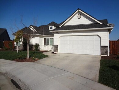 6798 E Andrews Ave, Fresno, CA 93727 - photo 2