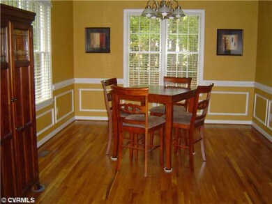 Dining Room - Dining room has just been repainted 