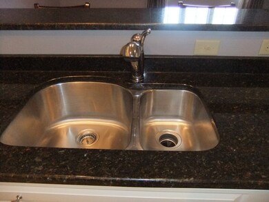 188 Summer St unit 16, Weymouth, MA 02188 - photo 4