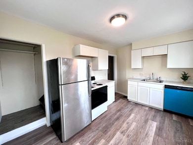 5305 Charloe St, Cincinnati, OH 45227 - photo 7