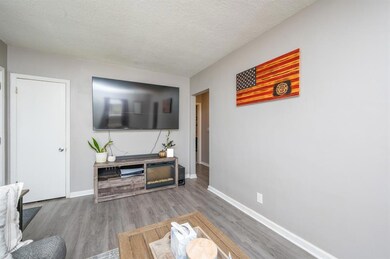 3935 54th St, Des Moines, IA 50310 - photo 6