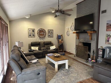 2003 Beumer St, Stuttgart, AR 72160 - photo 2