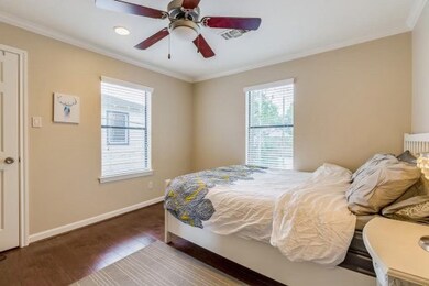 824 Yale St unit B, Houston, TX 77007 - photo 4