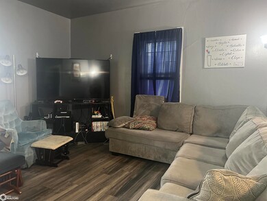 103 W Saunders St, Mount Pleasant, IA 52641 - photo 4