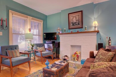 431- Living Room