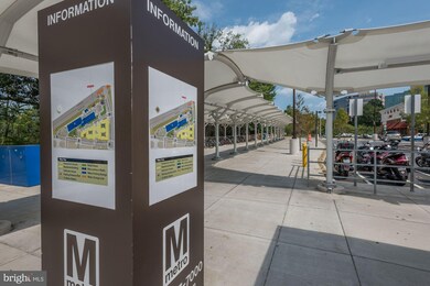 10202 Bushman Dr unit 213, Oakton, VA 22124 - photo 2