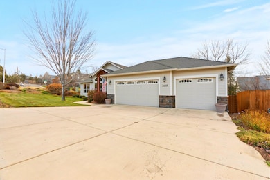 2449 SW 43rd St, Redmond, OR 97756 - photo 5