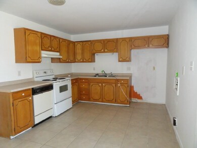 317 Lakewood Dr, Jacksonville, NC 28546 - photo 4