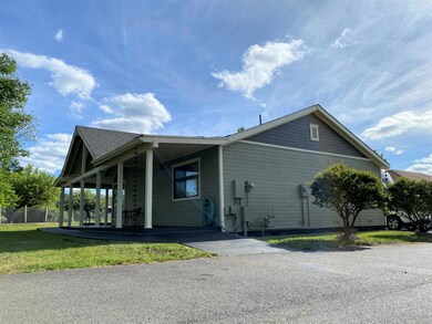 1352 Shady Ln, Grants Pass, OR 97527 - photo 3