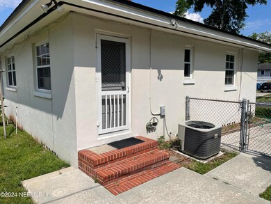 3653 Valencia Rd, Jacksonville, FL 32205 - photo 4