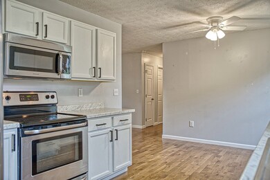 731 Howell St, Sparta, TN 38583 - photo 6