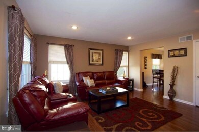 116 Westminster Ct, Harleysville, PA 19438 - photo 4