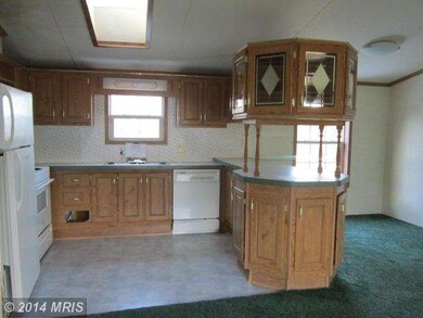 698 Frontier Dr, Bunker Hill, WV 25413 - photo 3