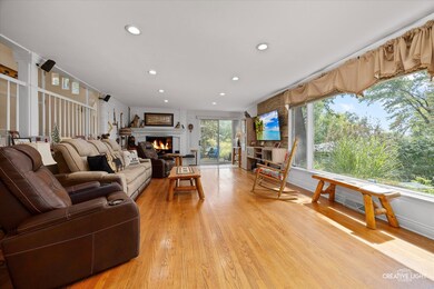 1002 Bruce Dr, Elgin, IL 60120 - photo 5