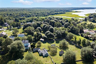 Proximity to West Branch of Westport River