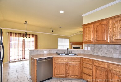 20964 E 38th St S, Broken Arrow, OK 74014 - photo 3