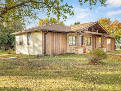 5070 N Pecatonica Rd, Pecatonica, IL 61063 - photo 2