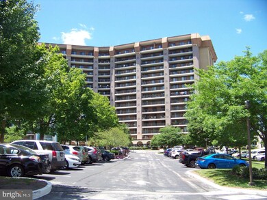 20828 Valley Forge Cir unit 828, King of Prussia, PA 19406 - photo 2