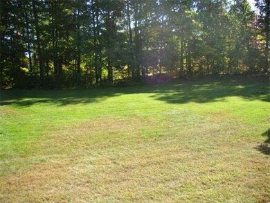 139 Litchfield Pines Dr unit B, Leominster, MA 01453 - photo 2