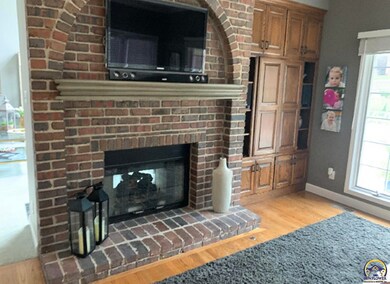 3713 SW Clarion Park Dr, Topeka, KS 66610 - photo 5