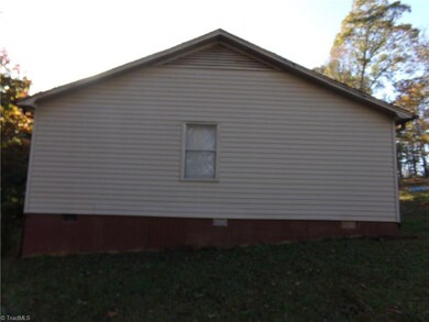 1062 Cannon Heights Dr, Asheboro, NC 27205 - photo 6